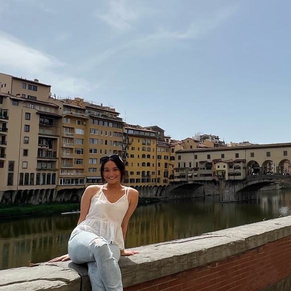 Meet your Posher, Katie - Picture 1 of 1